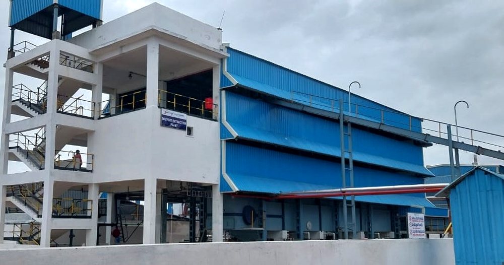 Flagship solvent extraction plant installation